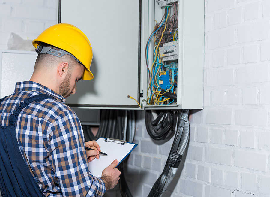 Electrical Contractor in Maplewood, MN